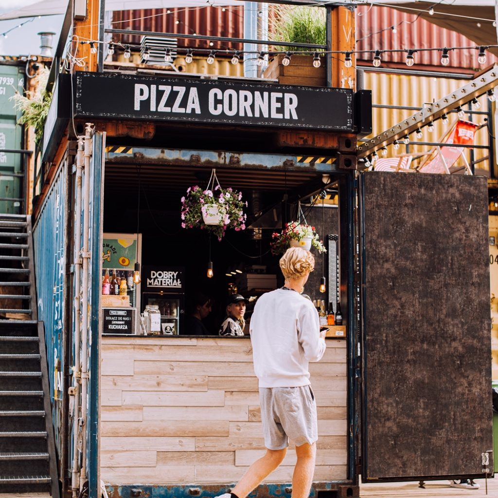 Pizza Corner w 100czni